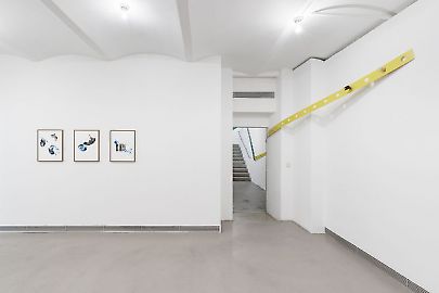 georg-kargl-fine-arts2022fogarasi-deballfivewaysoftellingtimeinstallation-view02web.jpg