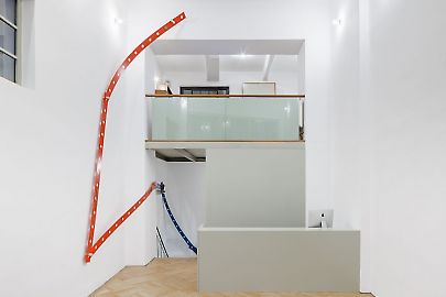 georg-kargl-fine-arts2022fogarasi-deballfivewaysoftellingtimeinstallation-view01web.jpg