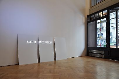 exhibitionview01.jpg